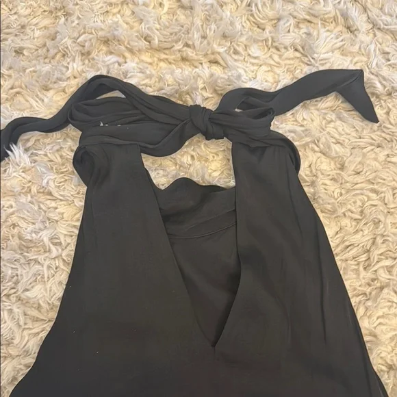 Elegant Black Halter Dress - Picture 5 of 12